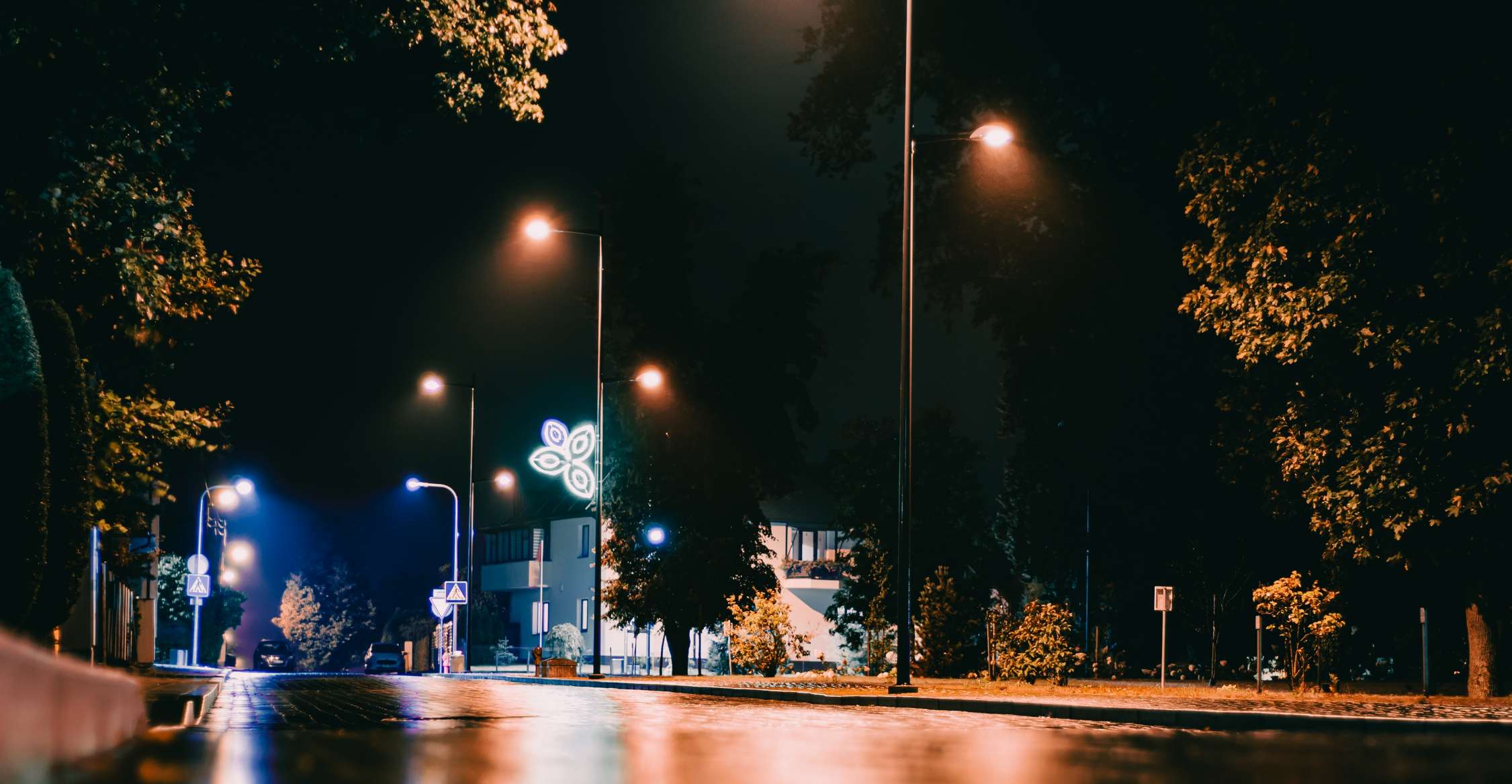 楼宇自控系统，弱电设备监控，高效建筑管理，减少人工成本